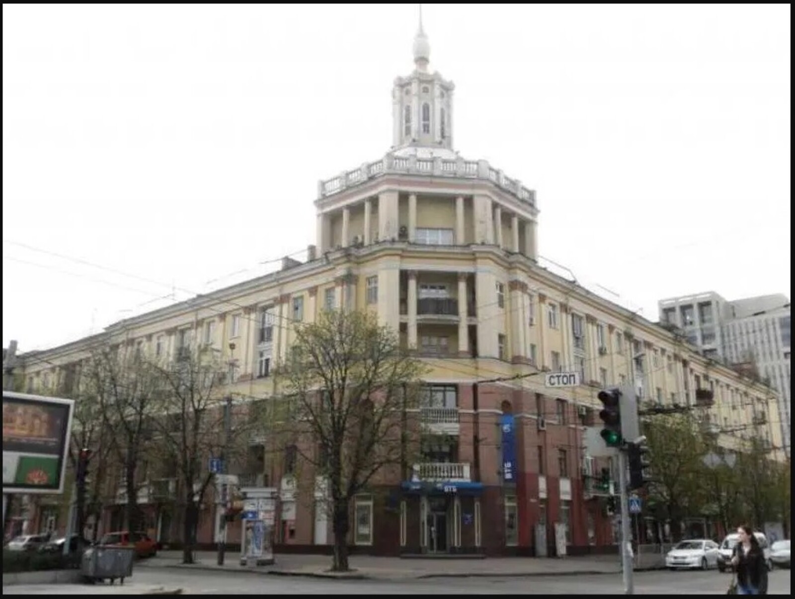 Продам 3-х комнатную сталинку в Центре, пр-кт Яворницкого дом 83. фото 1